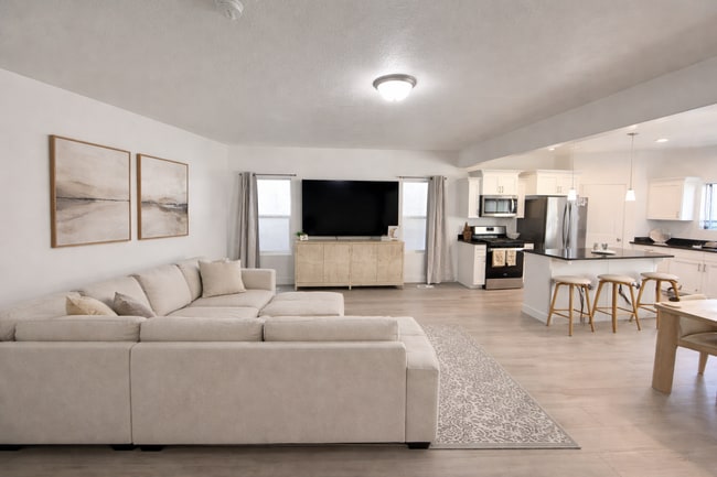 Foto del edificio - 8655 N Oakridge Aly