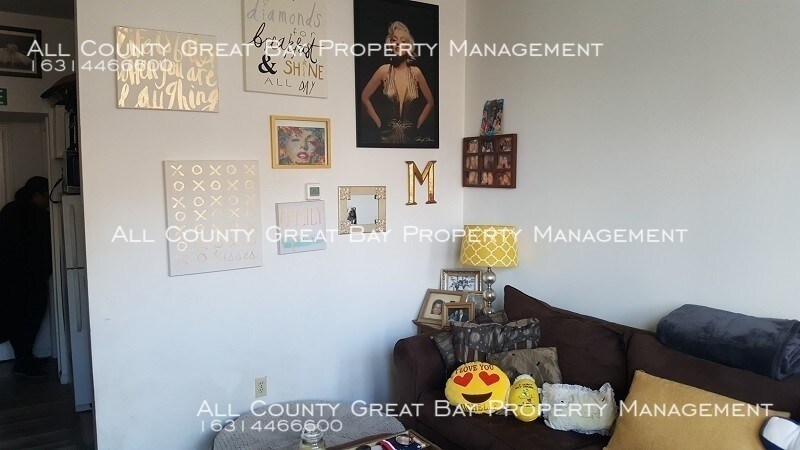 Building Photo - Riverhead Village 1 Bed, 1 bath rental