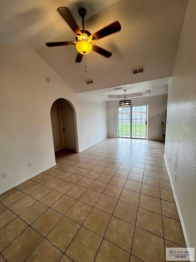 Building Photo - 2656 Malta St