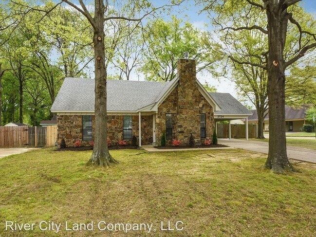 Building Photo - 3 br, 2 bath House - 2724 Lakeside Drive