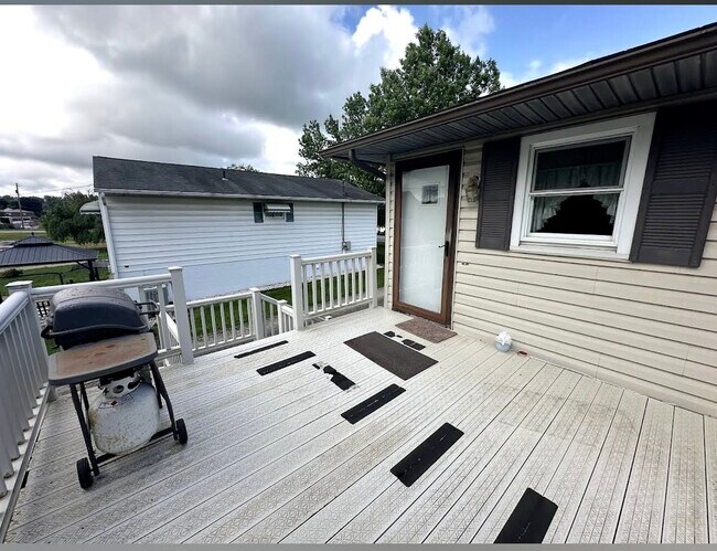 Cubierta trasera 2 - 708 S Broad St