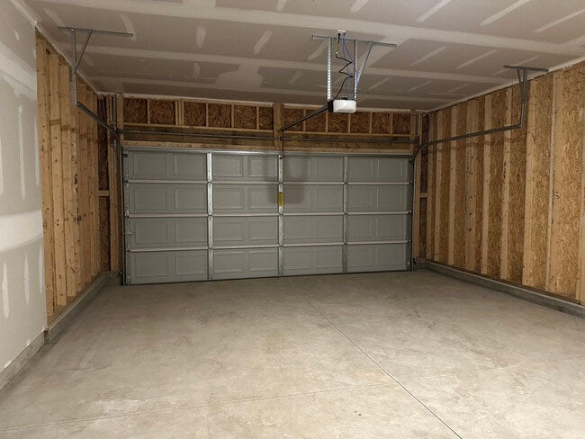 Building Photo - 1242 Fairstone Dr