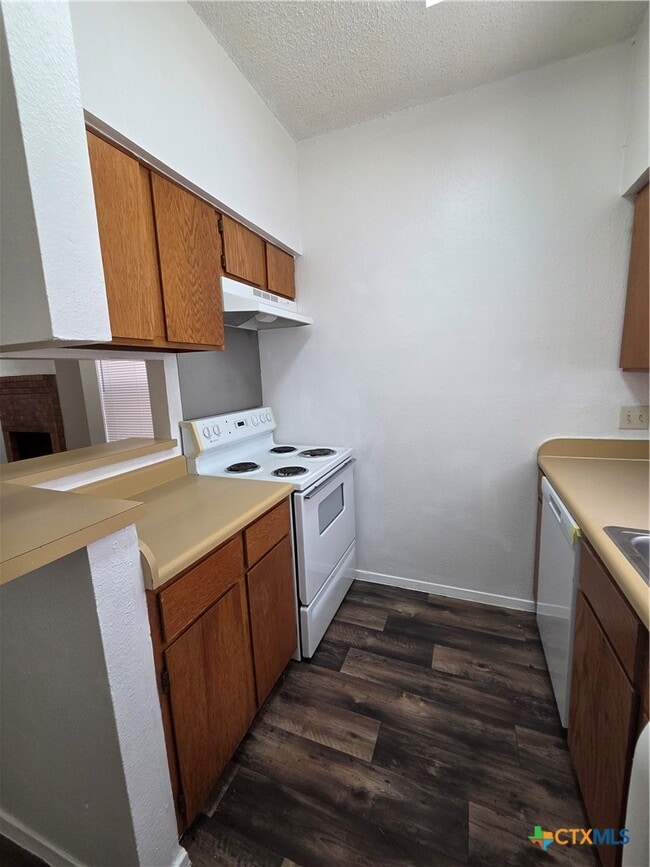 Building Photo - 2411 W Slaughter Ln