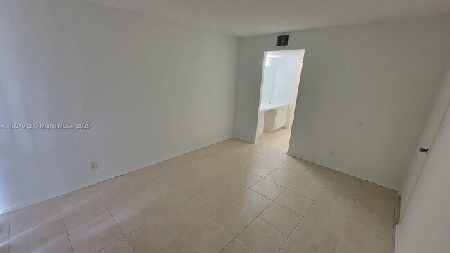 Foto del edificio - 2029 NW 46th Ave