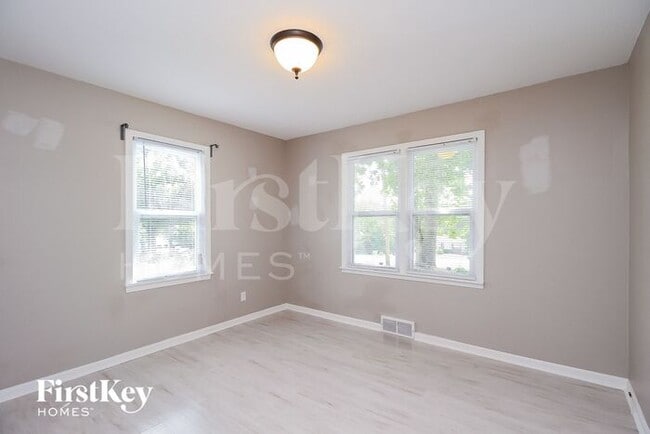 Foto del edificio - 5007 Halsey St