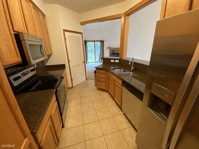 Building Photo - 3 br, 2.5 bath Townhome - 2112 Liberty Hts