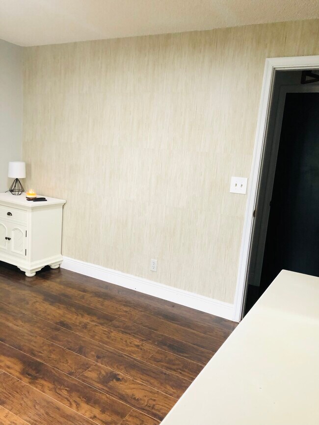 Foto del edificio - 3952 Green Forest Dr