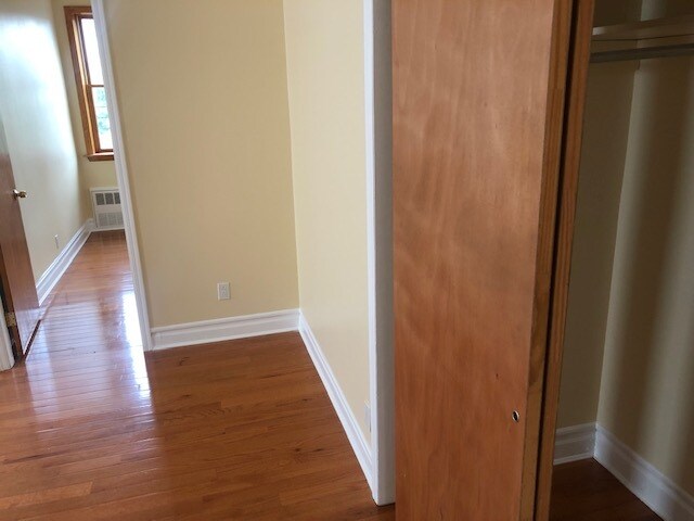 Foto del edificio - 1426 E 3rd St