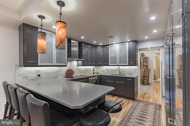 Building Photo - 807 E Passyunk Ave