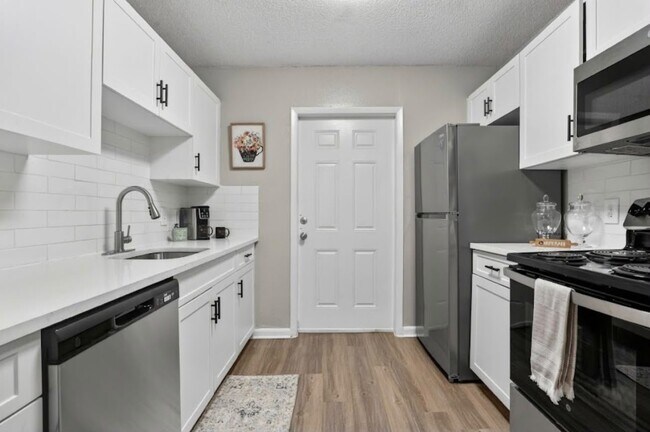 Foto del edificio - 2425 2nd Ave N