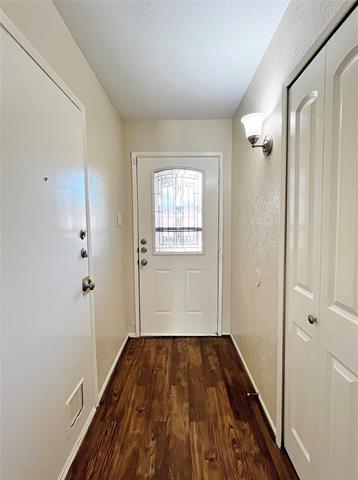 Foto del edificio - 7132 Nutmeg Ln
