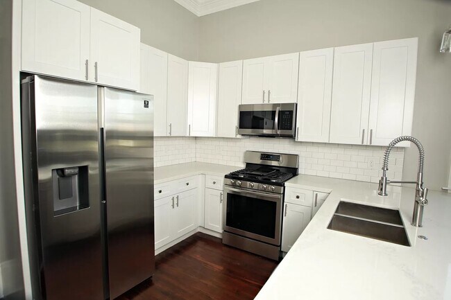 Building Photo - 1806 7th St