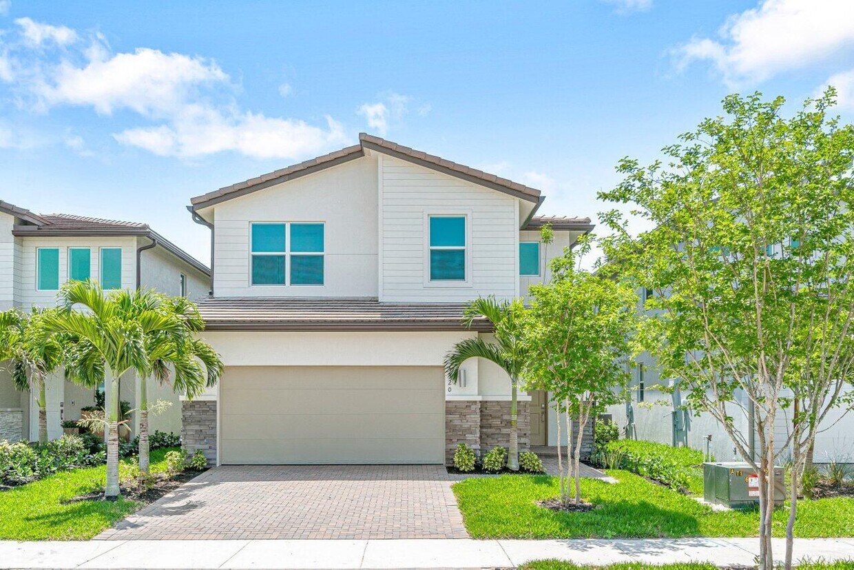 Foto principal - 4320 Buttonwood Dr