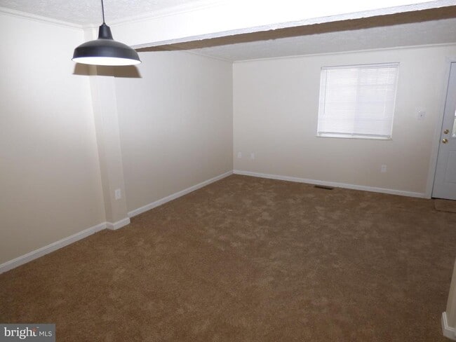 Building Photo - 6801 Farmbrook Ct