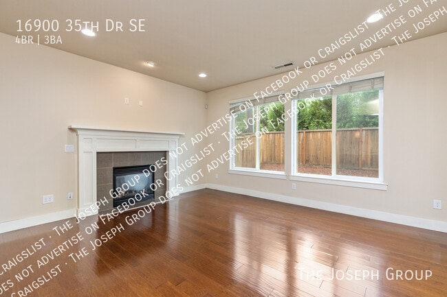 Building Photo - 16900 35th Dr SE