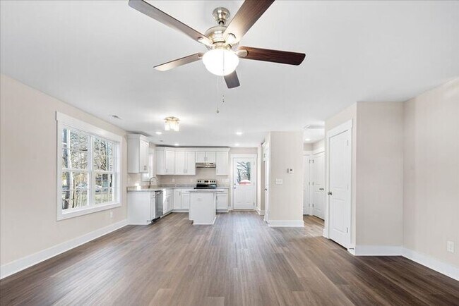 Building Photo - BRAND NEW 3 bedroom 2.5 bath home FOR RENT...