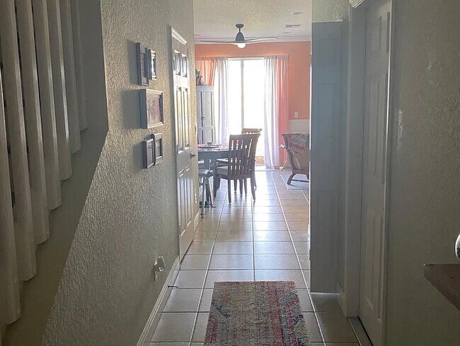 Foto del edificio - 1077 Cheval Dr