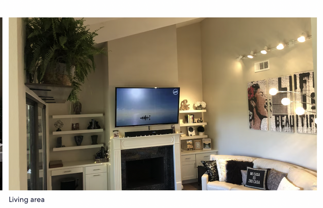 Living Area - 3319 La Mesa Dr