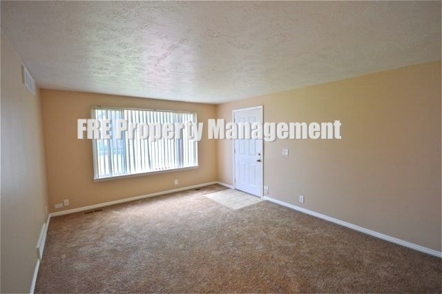 Building Photo - Newly Remodeled 2 Bedroom Millcreek Home