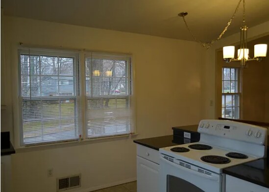 Building Photo - 4616 Twinbrook Rd