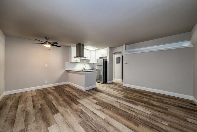 Foto del edificio - Fully remodeled studio apartment in gated community!