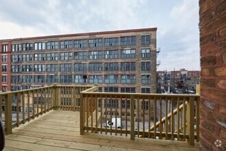 Building Photo - 324 S Racine Ave