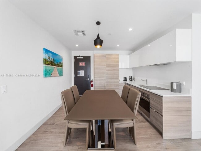 Building Photo - 777 N Ocean Dr