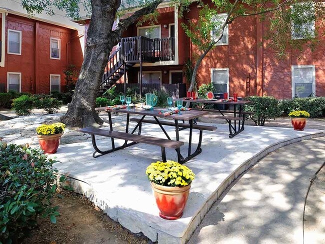 Foto del edificio - Lakeshire Place Apartment Homes