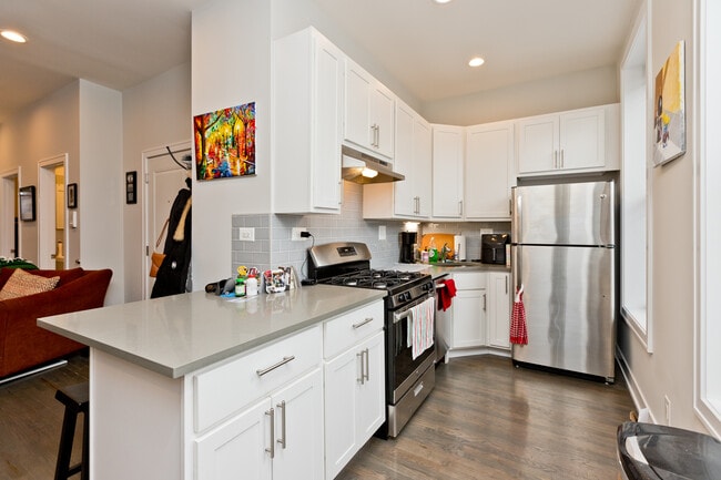 Building Photo - 2354 N Elston Ct
