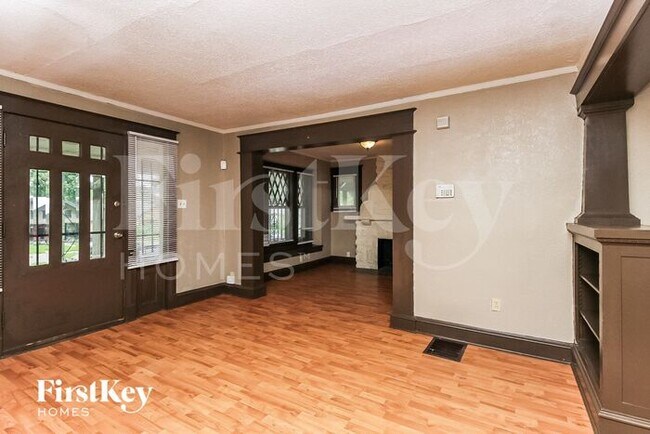 Foto del edificio - 4204 Agnes Ave