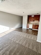 Building Photo - 411 Cambridge Cir