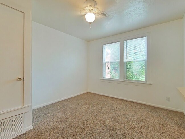 Foto del edificio - 1708 NW Bell Ave