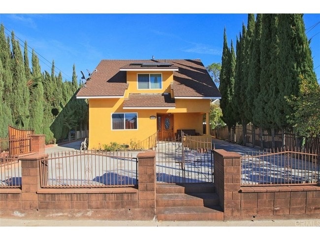 Building Photo - 2134 N Thomas St