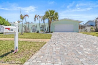 Building Photo - 537 Royal Palm Blvd