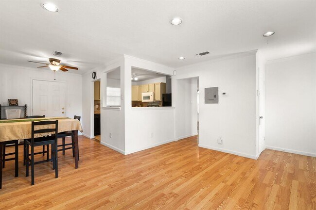 Building Photo - 507 Duncan Ave