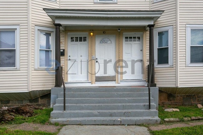 Building Photo - Unit 1R
