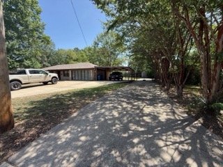 Foto del edificio - 2412 Redbud St