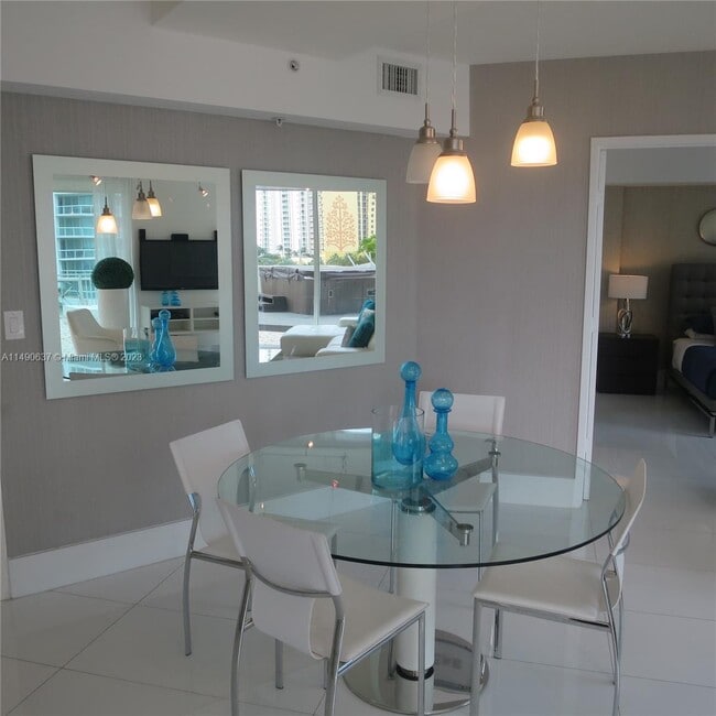 Building Photo - 200 Sunny Isles Blvd