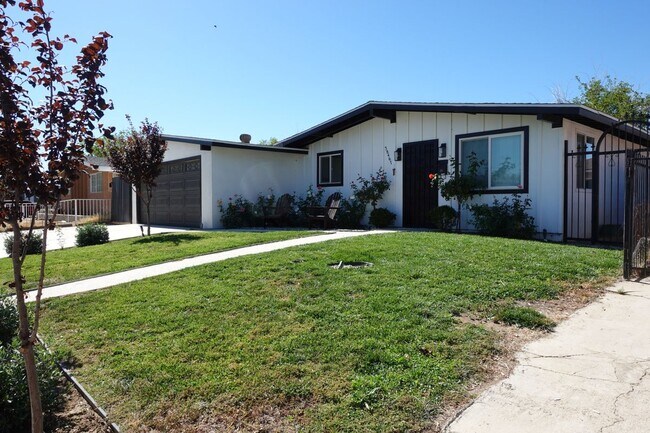 Building Photo - 38467 36th St E