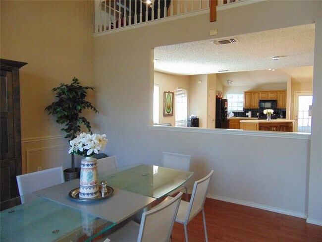 Foto del edificio - 2321 Mapleleaf Ln