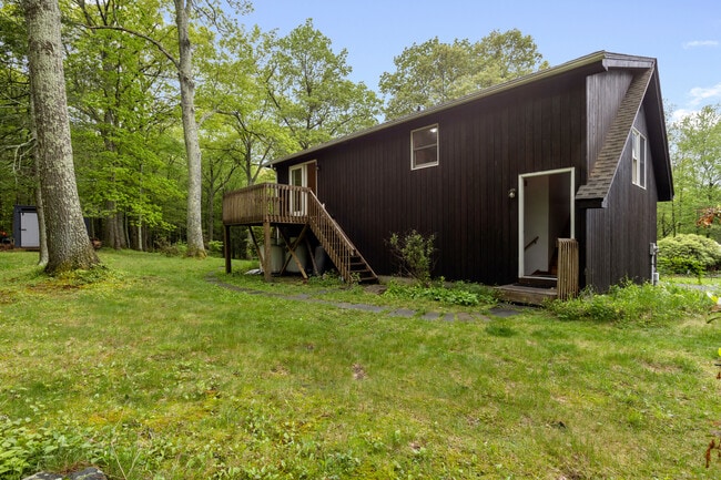 Building Photo - 11 Partridge Ln