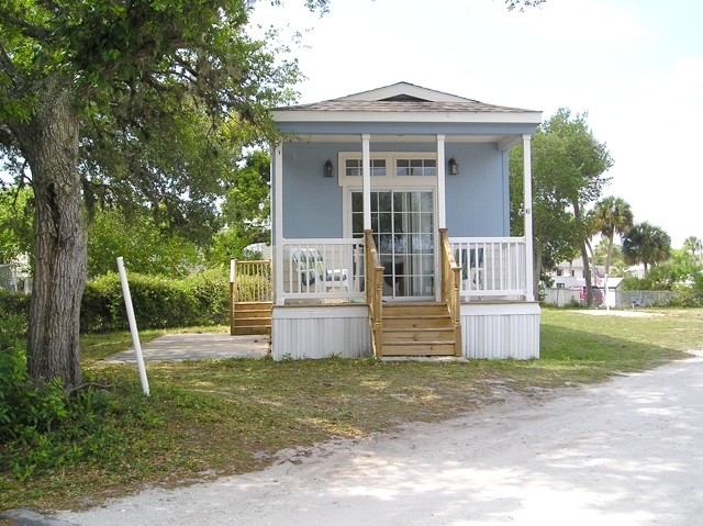 Building Photo - Carver Cove