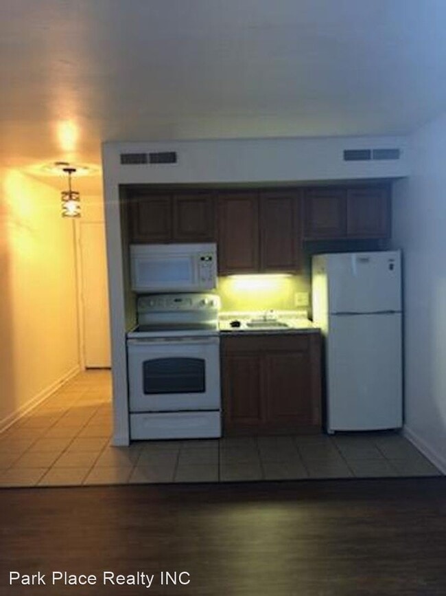 Building Photo - Studio, 1 bath House - 2840 Colonial Ave S...