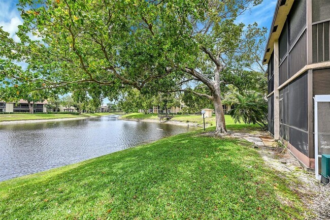 Foto del edificio - 2297 SW 15th St