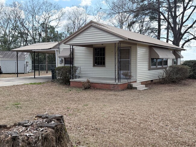 Foto del edificio - 3 Bedroom 1 Bathroom House in Laurinburg, NC