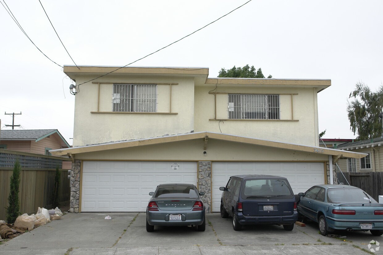 Primary Photo - 3615 Penniman Ave