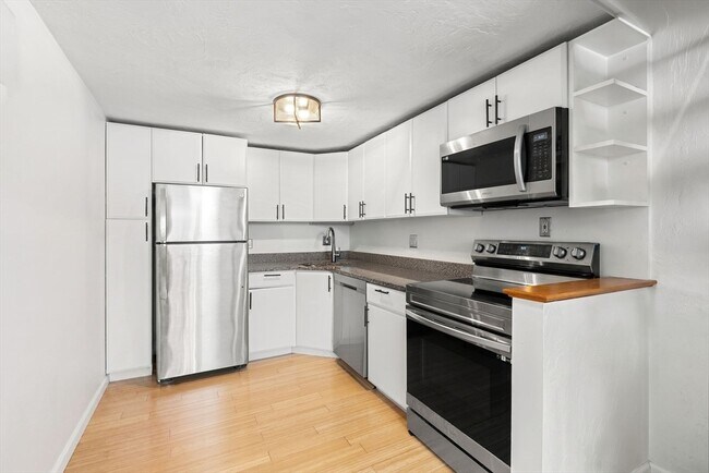 Building Photo - 148 F St