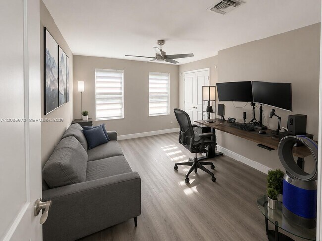 Foto del edificio - 1068 NE 35th St