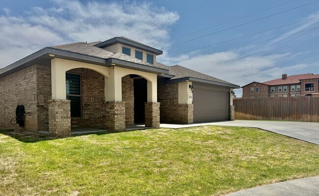 Building Photo - Amazing 4 bedroom 3 Bath on Cul-de-Sac in ...