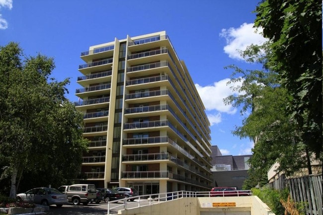 Primary Photo - Sandpiper Apartments